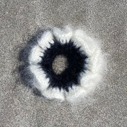 NEW YORK - THE SCRUNCHY