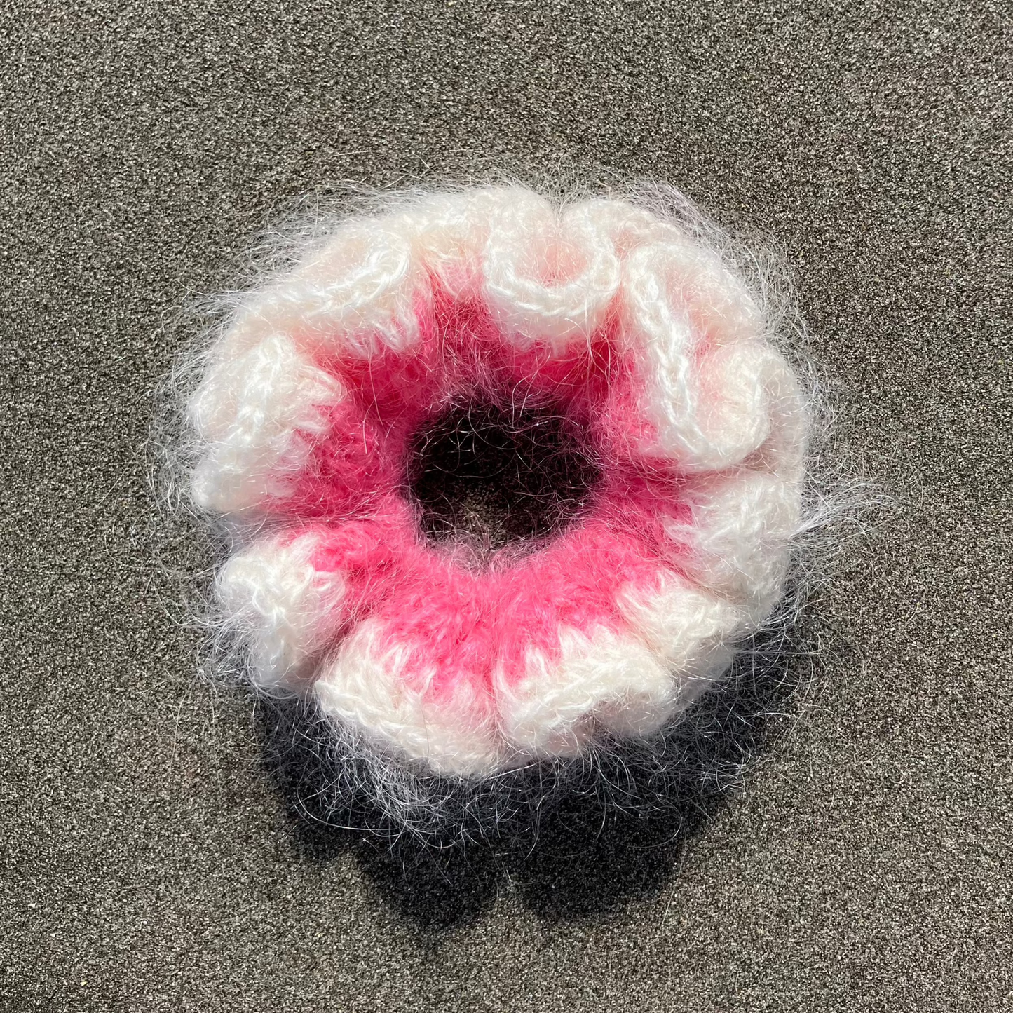 PARIS - THE SCRUNCHY