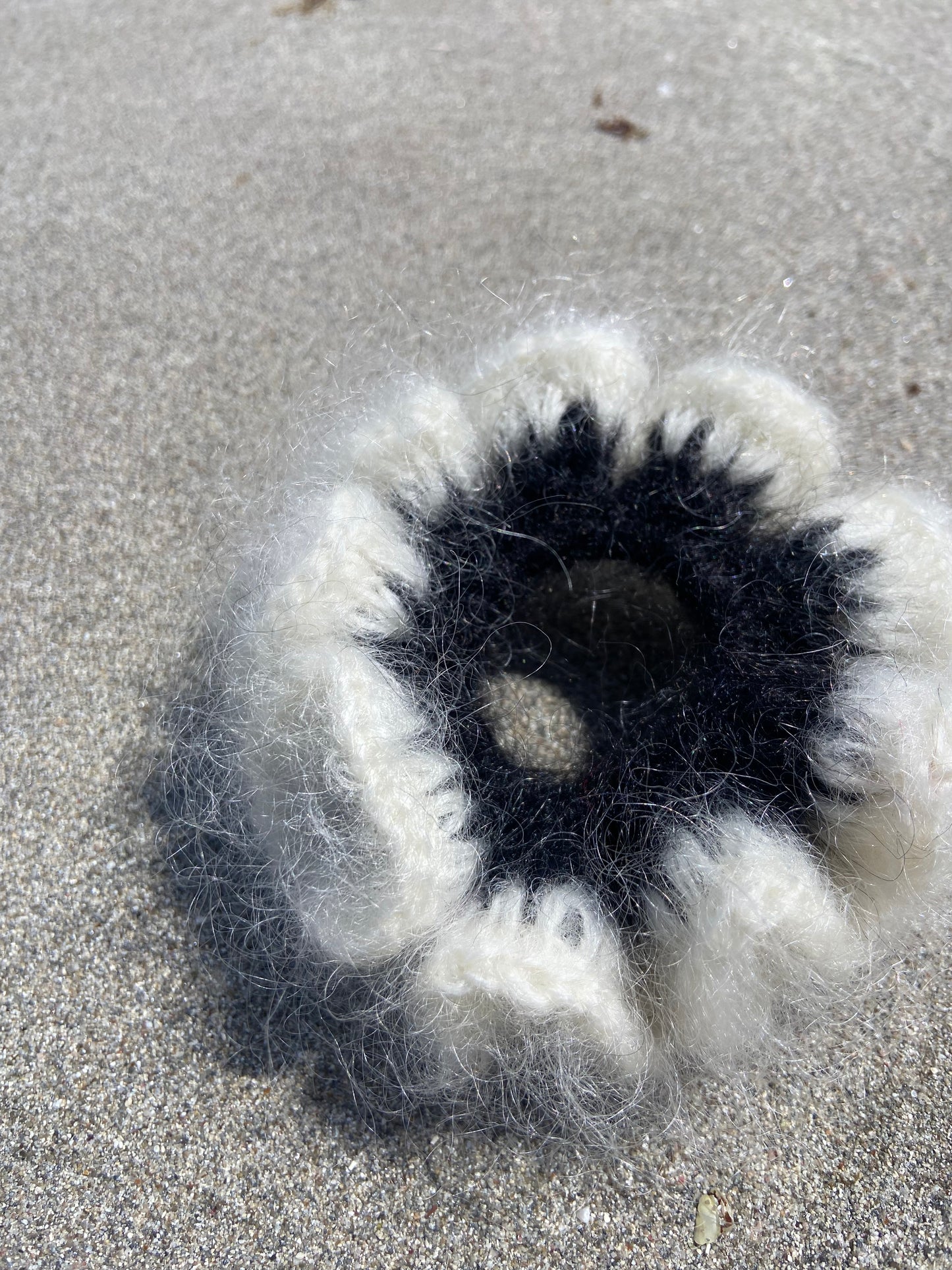 NEW YORK - THE SCRUNCHY